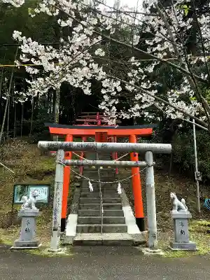 兒原稲荷神社の鳥居