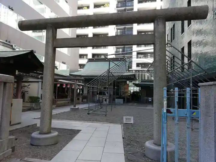 宮益御嶽神社の鳥居