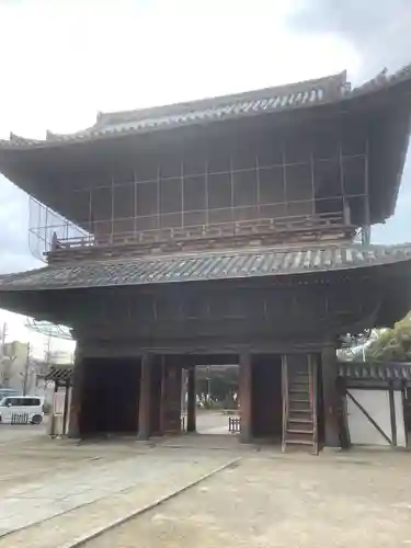 建中寺の山門