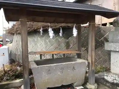 飯縄神社 里宮（皇足穂命神社）の手水舎