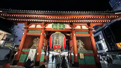 浅草寺の山門・神門