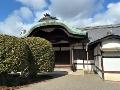 宝鏡寺の{uncategorized: "未分類", other: "その他", undefined: "問題あり", building: "その他建物", grave: "お墓", sacred_gate: "鳥居", guardian: "狛犬", statue: "像", buddha: "仏像", history: "歴史", nature: "自然", garden: "庭園", animal: "動物", pagoda: "塔", temizu: "手水舎", mountain_gate: "山門・神門", sanctuary: "本殿・本堂", subordinate: "末社・摂社", art: "芸術", scenery: "景色", jizo: "地蔵", ema: "絵馬", goshuin: "御朱印", omikuji: "おみくじ", items: "授与品その他", amulet: "お守り", goshuincho: "御朱印帳", eats: "食事", festival: "お祭り", votive_dance: "神楽", shichigosan: "七五三参", wedding: "結婚式", experience: "体験その他", initially: "初詣", around: "周辺", anti_infection: "感染症対策"}