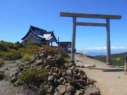 刈田嶺神社(奥宮)の鳥居