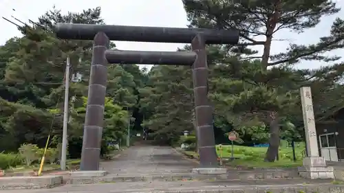 義經神社の鳥居