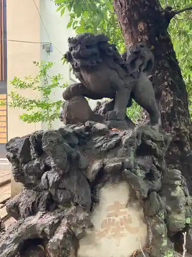 赤坂氷川神社の狛犬