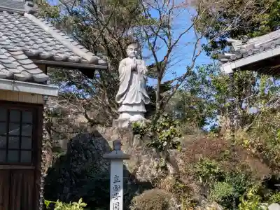 専養寺の{uncategorized: "未分類", other: "その他", undefined: "問題あり", building: "その他建物", grave: "お墓", sacred_gate: "鳥居", guardian: "狛犬", statue: "像", buddha: "仏像", history: "歴史", nature: "自然", garden: "庭園", animal: "動物", pagoda: "塔", temizu: "手水舎", mountain_gate: "山門・神門", sanctuary: "本殿・本堂", subordinate: "末社・摂社", art: "芸術", scenery: "景色", jizo: "地蔵", ema: "絵馬", goshuin: "御朱印", omikuji: "おみくじ", items: "授与品その他", amulet: "お守り", goshuincho: "御朱印帳", eats: "食事", festival: "お祭り", votive_dance: "神楽", shichigosan: "七五三参", wedding: "結婚式", experience: "体験その他", initially: "初詣", around: "周辺", anti_infection: "感染症対策"}