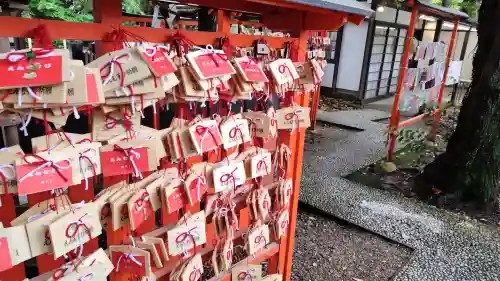 賀茂御祖神社（下鴨神社）の{uncategorized: "未分類", other: "その他", undefined: "問題あり", building: "その他建物", grave: "お墓", sacred_gate: "鳥居", guardian: "狛犬", statue: "像", buddha: "仏像", history: "歴史", nature: "自然", garden: "庭園", animal: "動物", pagoda: "塔", temizu: "手水舎", mountain_gate: "山門・神門", sanctuary: "本殿・本堂", subordinate: "末社・摂社", art: "芸術", scenery: "景色", jizo: "地蔵", ema: "絵馬", goshuin: "御朱印", omikuji: "おみくじ", items: "授与品その他", amulet: "お守り", goshuincho: "御朱印帳", eats: "食事", festival: "お祭り", votive_dance: "神楽", shichigosan: "七五三参", wedding: "結婚式", experience: "体験その他", initially: "初詣", around: "周辺", anti_infection: "感染症対策"}