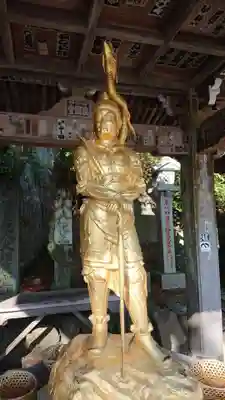 高尾山薬王院の像