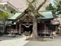 三吉神社の{uncategorized: "未分類", other: "その他", undefined: "問題あり", building: "その他建物", grave: "お墓", sacred_gate: "鳥居", guardian: "狛犬", statue: "像", buddha: "仏像", history: "歴史", nature: "自然", garden: "庭園", animal: "動物", pagoda: "塔", temizu: "手水舎", mountain_gate: "山門・神門", sanctuary: "本殿・本堂", subordinate: "末社・摂社", art: "芸術", scenery: "景色", jizo: "地蔵", ema: "絵馬", goshuin: "御朱印", omikuji: "おみくじ", items: "授与品その他", amulet: "お守り", goshuincho: "御朱印帳", eats: "食事", festival: "お祭り", votive_dance: "神楽", shichigosan: "七五三参", wedding: "結婚式", experience: "体験その他", initially: "初詣", around: "周辺", anti_infection: "感染症対策"}