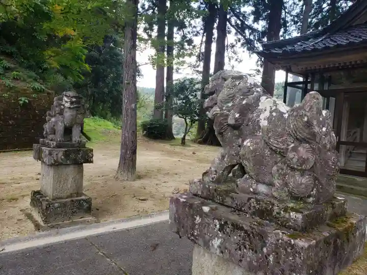宇志多気社の狛犬