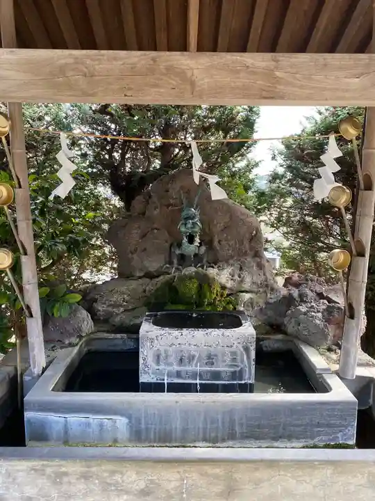 石母田 三吉神社の手水舎