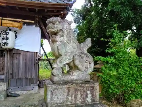 八剱神社（東浦町）の狛犬