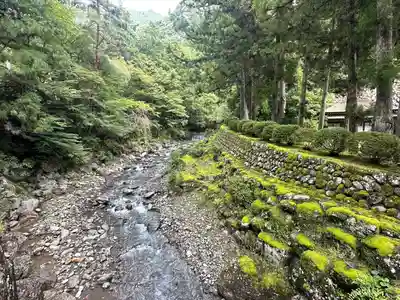 久遠寺御廟所(山梨県)