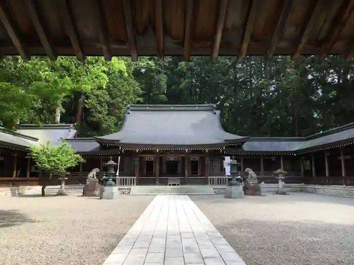 飛驒一宮水無神社の本殿・本堂