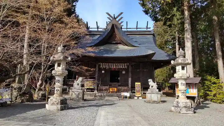 冨士御室浅間神社の本殿・本堂