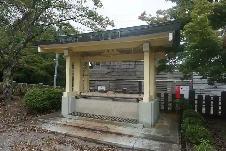 足羽山招魂社の手水舎