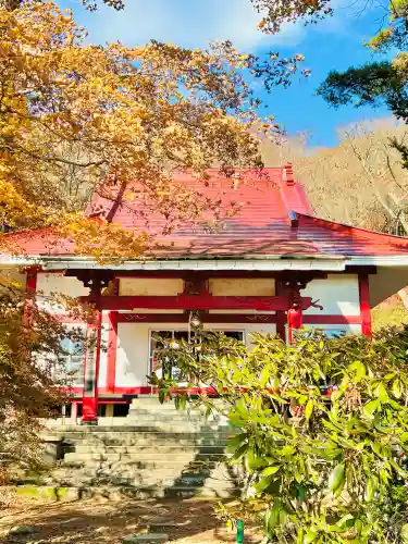 日輪寺の{uncategorized: "未分類", other: "その他", undefined: "問題あり", building: "その他建物", grave: "お墓", sacred_gate: "鳥居", guardian: "狛犬", statue: "像", buddha: "仏像", history: "歴史", nature: "自然", garden: "庭園", animal: "動物", pagoda: "塔", temizu: "手水舎", mountain_gate: "山門・神門", sanctuary: "本殿・本堂", subordinate: "末社・摂社", art: "芸術", scenery: "景色", jizo: "地蔵", ema: "絵馬", goshuin: "御朱印", omikuji: "おみくじ", items: "授与品その他", amulet: "お守り", goshuincho: "御朱印帳", eats: "食事", festival: "お祭り", votive_dance: "神楽", shichigosan: "七五三参", wedding: "結婚式", experience: "体験その他", initially: "初詣", around: "周辺", anti_infection: "感染症対策"}