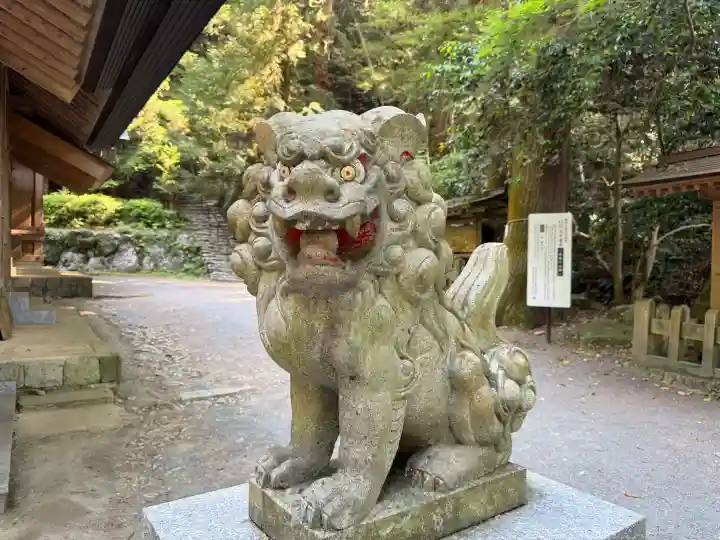 伊野天照皇大神宮の{uncategorized: "未分類", other: "その他", undefined: "問題あり", building: "その他建物", grave: "お墓", sacred_gate: "鳥居", guardian: "狛犬", statue: "像", buddha: "仏像", history: "歴史", nature: "自然", garden: "庭園", animal: "動物", pagoda: "塔", temizu: "手水舎", mountain_gate: "山門・神門", sanctuary: "本殿・本堂", subordinate: "末社・摂社", art: "芸術", scenery: "景色", jizo: "地蔵", ema: "絵馬", goshuin: "御朱印", omikuji: "おみくじ", items: "授与品その他", amulet: "お守り", goshuincho: "御朱印帳", eats: "食事", festival: "お祭り", votive_dance: "神楽", shichigosan: "七五三参", wedding: "結婚式", experience: "体験その他", initially: "初詣", around: "周辺", anti_infection: "感染症対策"}