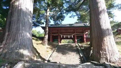 日光二荒山神社中宮祠の山門