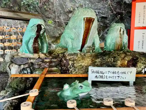 龍宮社の{uncategorized: "未分類", other: "その他", undefined: "問題あり", building: "その他建物", grave: "お墓", sacred_gate: "鳥居", guardian: "狛犬", statue: "像", buddha: "仏像", history: "歴史", nature: "自然", garden: "庭園", animal: "動物", pagoda: "塔", temizu: "手水舎", mountain_gate: "山門・神門", sanctuary: "本殿・本堂", subordinate: "末社・摂社", art: "芸術", scenery: "景色", jizo: "地蔵", ema: "絵馬", goshuin: "御朱印", omikuji: "おみくじ", items: "授与品その他", amulet: "お守り", goshuincho: "御朱印帳", eats: "食事", festival: "お祭り", votive_dance: "神楽", shichigosan: "七五三参", wedding: "結婚式", experience: "体験その他", initially: "初詣", around: "周辺", anti_infection: "感染症対策"}