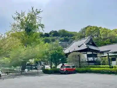浄土寺の{uncategorized: "未分類", other: "その他", undefined: "問題あり", building: "その他建物", grave: "お墓", sacred_gate: "鳥居", guardian: "狛犬", statue: "像", buddha: "仏像", history: "歴史", nature: "自然", garden: "庭園", animal: "動物", pagoda: "塔", temizu: "手水舎", mountain_gate: "山門・神門", sanctuary: "本殿・本堂", subordinate: "末社・摂社", art: "芸術", scenery: "景色", jizo: "地蔵", ema: "絵馬", goshuin: "御朱印", omikuji: "おみくじ", items: "授与品その他", amulet: "お守り", goshuincho: "御朱印帳", eats: "食事", festival: "お祭り", votive_dance: "神楽", shichigosan: "七五三参", wedding: "結婚式", experience: "体験その他", initially: "初詣", around: "周辺", anti_infection: "感染症対策"}