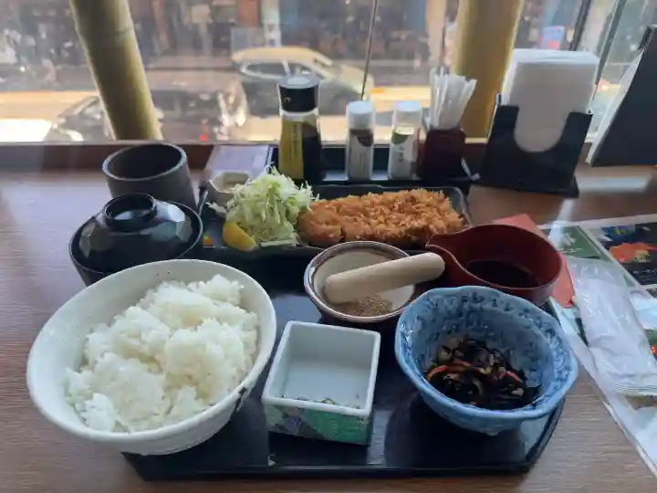 上野東照宮の{uncategorized: "未分類", other: "その他", undefined: "問題あり", building: "その他建物", grave: "お墓", sacred_gate: "鳥居", guardian: "狛犬", statue: "像", buddha: "仏像", history: "歴史", nature: "自然", garden: "庭園", animal: "動物", pagoda: "塔", temizu: "手水舎", mountain_gate: "山門・神門", sanctuary: "本殿・本堂", subordinate: "末社・摂社", art: "芸術", scenery: "景色", jizo: "地蔵", ema: "絵馬", goshuin: "御朱印", omikuji: "おみくじ", items: "授与品その他", amulet: "お守り", goshuincho: "御朱印帳", eats: "食事", festival: "お祭り", votive_dance: "神楽", shichigosan: "七五三参", wedding: "結婚式", experience: "体験その他", initially: "初詣", around: "周辺", anti_infection: "感染症対策"}