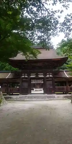 油日神社の山門