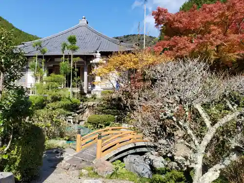 高蔵寺の庭園