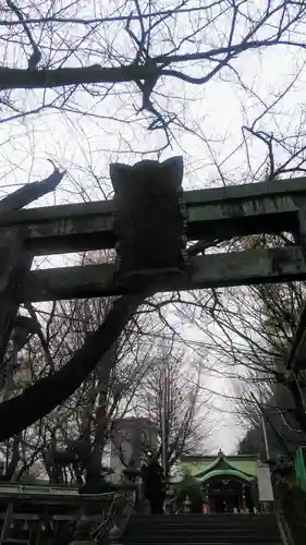 市谷亀岡八幡宮の鳥居