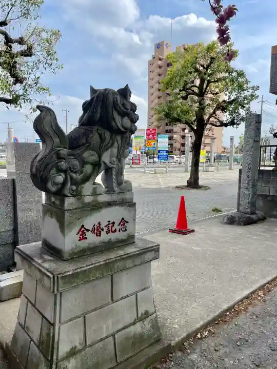 諏訪大神社 の{uncategorized: "未分類", other: "その他", undefined: "問題あり", building: "その他建物", grave: "お墓", sacred_gate: "鳥居", guardian: "狛犬", statue: "像", buddha: "仏像", history: "歴史", nature: "自然", garden: "庭園", animal: "動物", pagoda: "塔", temizu: "手水舎", mountain_gate: "山門・神門", sanctuary: "本殿・本堂", subordinate: "末社・摂社", art: "芸術", scenery: "景色", jizo: "地蔵", ema: "絵馬", goshuin: "御朱印", omikuji: "おみくじ", items: "授与品その他", amulet: "お守り", goshuincho: "御朱印帳", eats: "食事", festival: "お祭り", votive_dance: "神楽", shichigosan: "七五三参", wedding: "結婚式", experience: "体験その他", initially: "初詣", around: "周辺", anti_infection: "感染症対策"}
