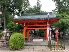 三光稲荷神社の山門