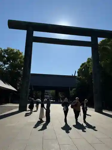 靖國神社の{uncategorized: "未分類", other: "その他", undefined: "問題あり", building: "その他建物", grave: "お墓", sacred_gate: "鳥居", guardian: "狛犬", statue: "像", buddha: "仏像", history: "歴史", nature: "自然", garden: "庭園", animal: "動物", pagoda: "塔", temizu: "手水舎", mountain_gate: "山門・神門", sanctuary: "本殿・本堂", subordinate: "末社・摂社", art: "芸術", scenery: "景色", jizo: "地蔵", ema: "絵馬", goshuin: "御朱印", omikuji: "おみくじ", items: "授与品その他", amulet: "お守り", goshuincho: "御朱印帳", eats: "食事", festival: "お祭り", votive_dance: "神楽", shichigosan: "七五三参", wedding: "結婚式", experience: "体験その他", initially: "初詣", around: "周辺", anti_infection: "感染症対策"}