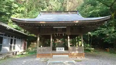諏訪神社の本殿・本堂