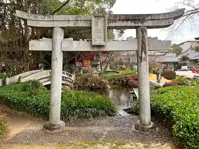 温泉山 安楽寺(四国霊場第六番札所)の鳥居