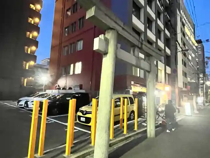 御霊神社の{uncategorized: "未分類", other: "その他", undefined: "問題あり", building: "その他建物", grave: "お墓", sacred_gate: "鳥居", guardian: "狛犬", statue: "像", buddha: "仏像", history: "歴史", nature: "自然", garden: "庭園", animal: "動物", pagoda: "塔", temizu: "手水舎", mountain_gate: "山門・神門", sanctuary: "本殿・本堂", subordinate: "末社・摂社", art: "芸術", scenery: "景色", jizo: "地蔵", ema: "絵馬", goshuin: "御朱印", omikuji: "おみくじ", items: "授与品その他", amulet: "お守り", goshuincho: "御朱印帳", eats: "食事", festival: "お祭り", votive_dance: "神楽", shichigosan: "七五三参", wedding: "結婚式", experience: "体験その他", initially: "初詣", around: "周辺", anti_infection: "感染症対策"}