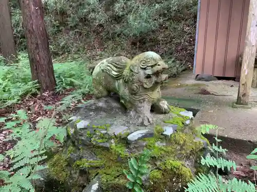 秋葉神社の狛犬