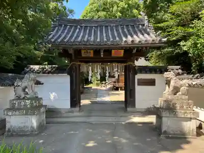 荒見神社の山門・神門