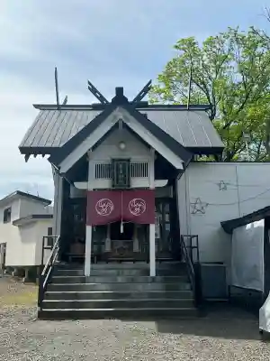 星置神社の{uncategorized: "未分類", other: "その他", undefined: "問題あり", building: "その他建物", grave: "お墓", sacred_gate: "鳥居", guardian: "狛犬", statue: "像", buddha: "仏像", history: "歴史", nature: "自然", garden: "庭園", animal: "動物", pagoda: "塔", temizu: "手水舎", mountain_gate: "山門・神門", sanctuary: "本殿・本堂", subordinate: "末社・摂社", art: "芸術", scenery: "景色", jizo: "地蔵", ema: "絵馬", goshuin: "御朱印", omikuji: "おみくじ", items: "授与品その他", amulet: "お守り", goshuincho: "御朱印帳", eats: "食事", festival: "お祭り", votive_dance: "神楽", shichigosan: "七五三参", wedding: "結婚式", experience: "体験その他", initially: "初詣", around: "周辺", anti_infection: "感染症対策"}