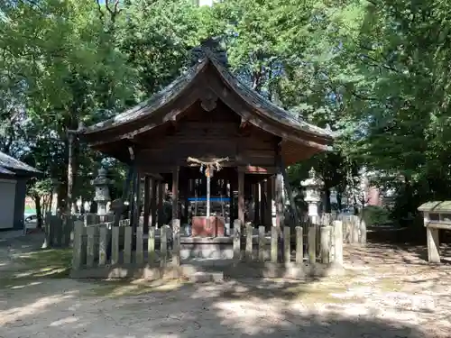 實々神社の本殿