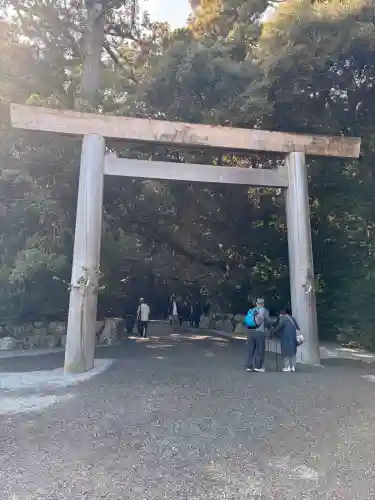 伊勢神宮外宮（豊受大神宮）の{uncategorized: "未分類", other: "その他", undefined: "問題あり", building: "その他建物", grave: "お墓", sacred_gate: "鳥居", guardian: "狛犬", statue: "像", buddha: "仏像", history: "歴史", nature: "自然", garden: "庭園", animal: "動物", pagoda: "塔", temizu: "手水舎", mountain_gate: "山門・神門", sanctuary: "本殿・本堂", subordinate: "末社・摂社", art: "芸術", scenery: "景色", jizo: "地蔵", ema: "絵馬", goshuin: "御朱印", omikuji: "おみくじ", items: "授与品その他", amulet: "お守り", goshuincho: "御朱印帳", eats: "食事", festival: "お祭り", votive_dance: "神楽", shichigosan: "七五三参", wedding: "結婚式", experience: "体験その他", initially: "初詣", around: "周辺", anti_infection: "感染症対策"}