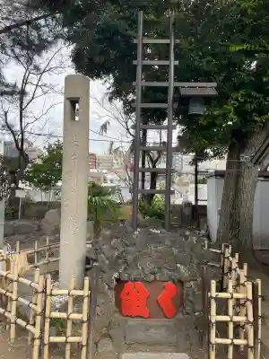 須賀神社の{uncategorized: "未分類", other: "その他", undefined: "問題あり", building: "その他建物", grave: "お墓", sacred_gate: "鳥居", guardian: "狛犬", statue: "像", buddha: "仏像", history: "歴史", nature: "自然", garden: "庭園", animal: "動物", pagoda: "塔", temizu: "手水舎", mountain_gate: "山門・神門", sanctuary: "本殿・本堂", subordinate: "末社・摂社", art: "芸術", scenery: "景色", jizo: "地蔵", ema: "絵馬", goshuin: "御朱印", omikuji: "おみくじ", items: "授与品その他", amulet: "お守り", goshuincho: "御朱印帳", eats: "食事", festival: "お祭り", votive_dance: "神楽", shichigosan: "七五三参", wedding: "結婚式", experience: "体験その他", initially: "初詣", around: "周辺", anti_infection: "感染症対策"}