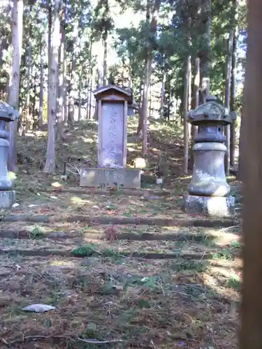 土津神社｜こどもと出世の神さまのお墓