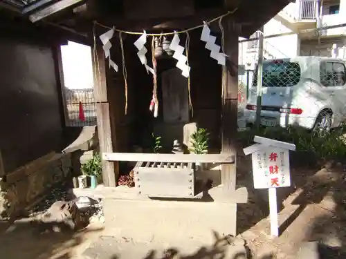 松先稲荷神社の末社・摂社