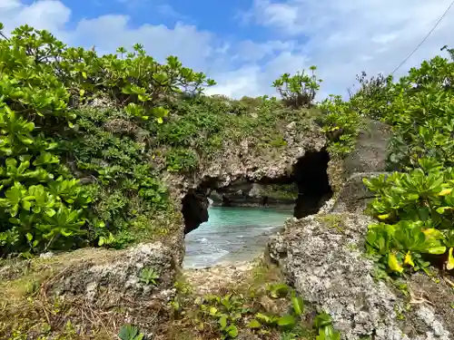 古宇利の竜宮の周辺