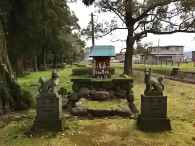 都萬神社の末社・摂社