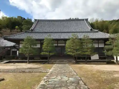 洞春寺の本殿・本堂