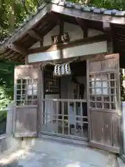 神明社の本殿