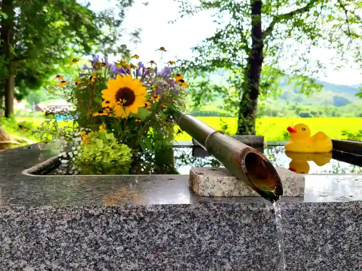 高司神社〜むすびの神の鎮まる社〜の手水舎