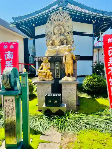 前橋厄除大師 蓮花院の{uncategorized: "未分類", other: "その他", undefined: "問題あり", building: "その他建物", grave: "お墓", sacred_gate: "鳥居", guardian: "狛犬", statue: "像", buddha: "仏像", history: "歴史", nature: "自然", garden: "庭園", animal: "動物", pagoda: "塔", temizu: "手水舎", mountain_gate: "山門・神門", sanctuary: "本殿・本堂", subordinate: "末社・摂社", art: "芸術", scenery: "景色", jizo: "地蔵", ema: "絵馬", goshuin: "御朱印", omikuji: "おみくじ", items: "授与品その他", amulet: "お守り", goshuincho: "御朱印帳", eats: "食事", festival: "お祭り", votive_dance: "神楽", shichigosan: "七五三参", wedding: "結婚式", experience: "体験その他", initially: "初詣", around: "周辺", anti_infection: "感染症対策"}