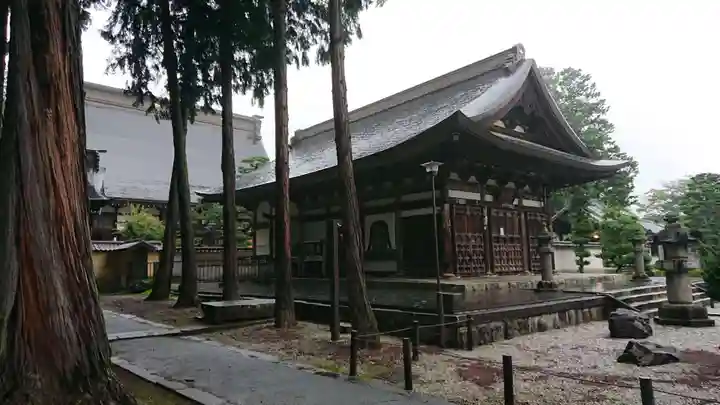 恵林寺の本殿・本堂